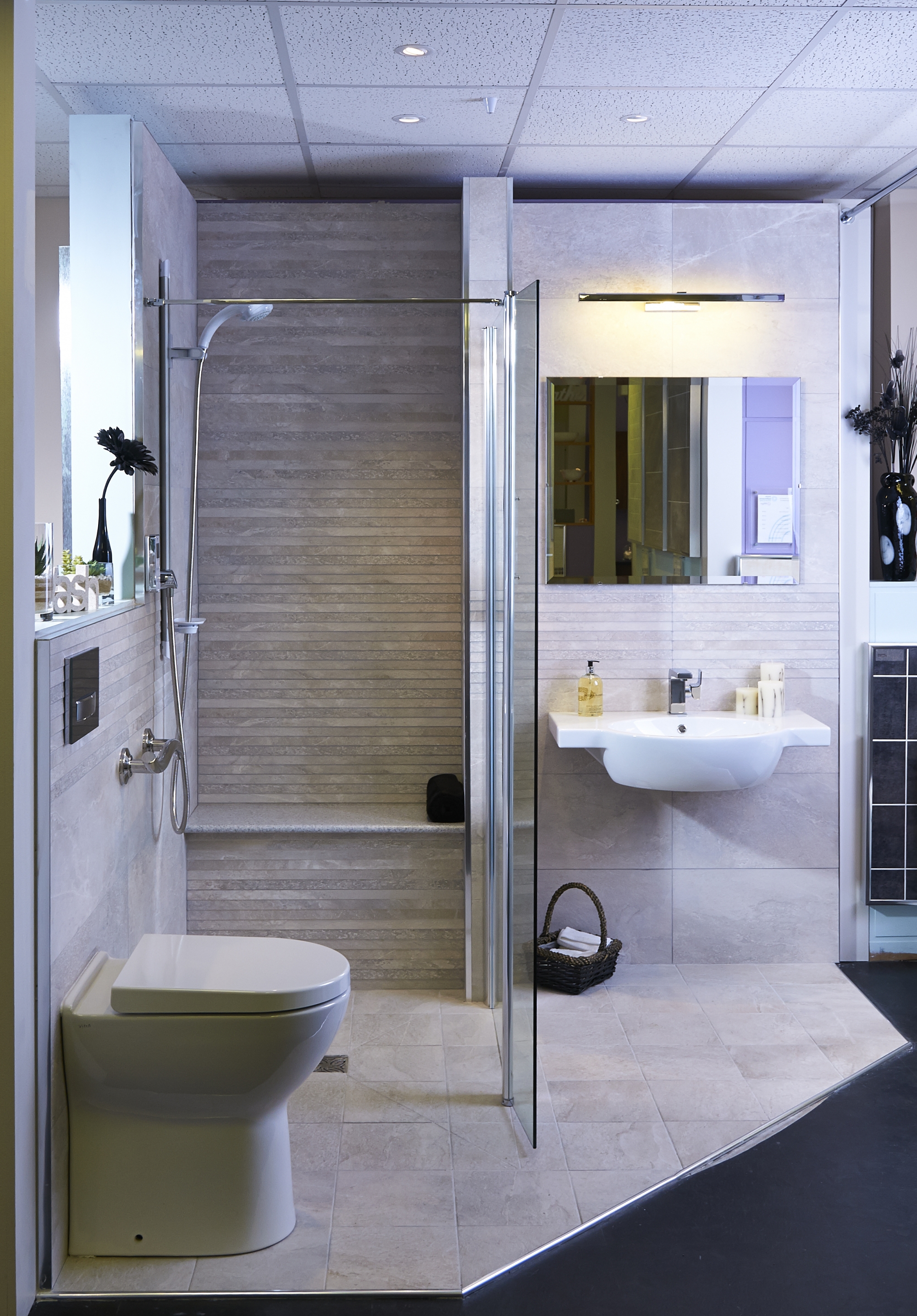 help-advice-stylish-easy-access-bath-shower-rooms-on-display-at